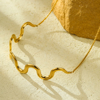 Ensemble de bracelets classiques en acier inoxydable plaqué or 18 carats à collier ondulé pour femmes, cadeaux de fête personnalisés et élégants