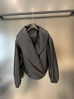 Streetwear Damen Ledermäntel Echtes Leder Oberbekleidung Breiter Wickelkragen Maßgefertigte Lederjacken