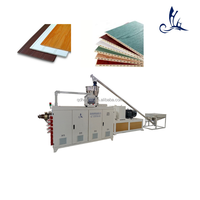 Máquina Extrusora de Plástico para Paneles de Revestimiento de Paredes Decorativos 3D de PVC WPC, Alta Productividad, Controlada por PLC