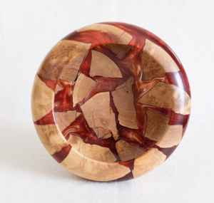 Bol en bois et résine fait main, alliant le charme rustique du bois et le design artistique de la résine, idéal pour la décoration intérieure élégante et l'usage quotidien. - Product Image 1