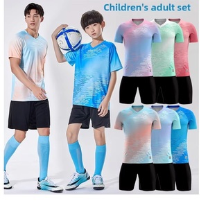 Nouveaux uniformes d'équipe de formation pour enfants, à manches courtes, respirants, légers, imprimés par transfert thermique, en polyester, col en V, pour le sport - Product Image 2