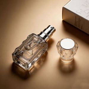 Vente en gros directe du fabricant : Flacons de parfum en cristal de 3 ml, vaporisateurs géométriques portables pour échantillons d'huiles essentielles - Product Image 2