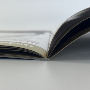 Impresión de Folletos con Encuadernación Cosida Personalizada, Impresión Offset a Todo Color, Servicio de Catálogos y Revistas Promocionales - Product Image 3