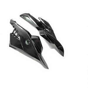 Paneles laterales de fibra de carbono seca 3K sin alerones para BMW S1000RR 2025 en adelante - Product Image 3