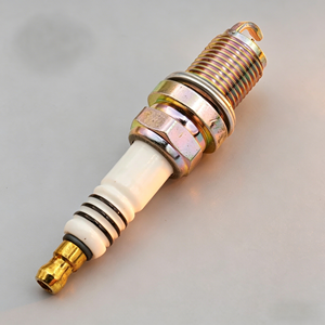 Candela d'Accensione Originale di Fabbrica Nuova a Lunga Durata in Iridio Platino OEM 32290011 per <span class=keywords><strong>Ricambi</strong></span> Motore Auto - Product Image 4