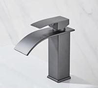 Deao Usine Pas Cher Prix Cascade Bassin Robinet Comptoir Salle De Bains Robinet D'eau Froide Et Chaude