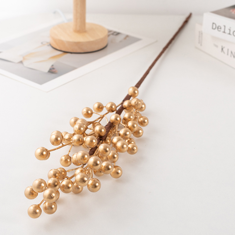 Six prongs of golden fruit