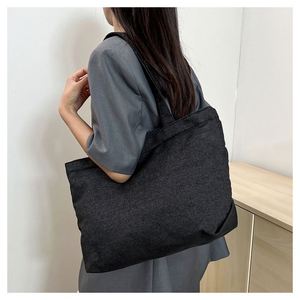 Sac fourre-tout chic en toile de jean léger grande capacité à bandoulière pour femme, couleur unie, style décontracté, portable - Product Image 2
