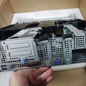 PowerEdge R750 con Intel Xeon Silver 4310 32GB DDR4 3200MHZ 24SFF H745 2*2400W R750 2U Servidor en rack - Product Image 6