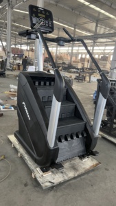 Appareil de <span class=keywords><strong>cardio</strong></span>-training commercial haut de gamme silencieux, à propulsion électrique, simulateur d'escalade - Product Image 4