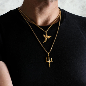 Collana Tridente di Poseidone in Oro PVD Streetwear per Uomo Gioielli Grechi in Acciaio Inossidabile Pendente Tridente del Dio Romano Nettuno - Product Image 1