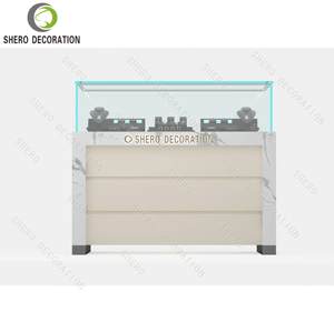 Conception de comptoir de magasin de bijoux en verre personnalisé, vitrine d'exposition de bijoux, comptoir d'exposition de bijoux avec éclairage - Product Image 1