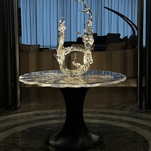 Table ronde en fibre de verre et résine transparente, effet cristal, motif pétales, ondulations aquatiques, mobilier d'intérieur haut de gamme pour hall d'exposition - Product Image 1