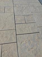 Pierre de parement en pierre calcaire beige naturelle, durable, à prix abordable, pour cheminée de villa de luxe, surface fendue