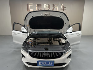 Carro Usado Geely Automobile Emgrand modelo 2023, Edição Campeã de Quarta Geração, modelo de luxo manual 1.5L - Product Image 5