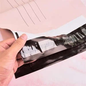 Logo stampato personalizzato rosa mailer opaco mailing busta di plastica del corriere borsa e spedizione postale postale borsa per <span class=keywords><strong>la</strong></span> spedizione di indumenti - Product Image 2