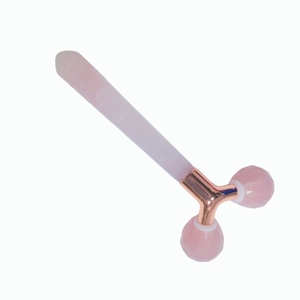 Rodillo Facial 3D para Lifting Facial, Masajeador Facial con Bola Facetada de Cuarzo Rosa y Jade - Product Image 6
