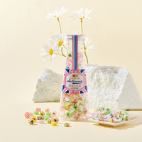 Usine de bonbons de qualité supérieure OEM Bonbons durs Boîte-cadeau Mélange de fruits en vrac pour la distribution de cadeaux pour les fêtes et les fêtes