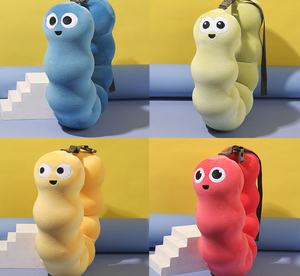 कस्टमाइज्ड कार्टून के आकार के god प्लश खिलौना प्यारा चेहरा स्मृति फोम तकिया गर्दन पोर्टेबल और धोने योग्य के साथ उपहार बॉक्स शामिल हैं। - Product Image 4