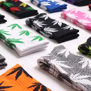 Calzini Unisex Hip Hop con Motivo Foglia di Canapa, Vendita all'Ingrosso, Calzini Economici di Alta Qualità con Stampa Marijuana - Product Image 3