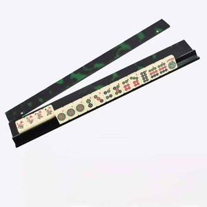Venta al por mayor: Modernos soportes y empujadores de mahjong de acrílico hechos a mano con imán de diseño festoneado de 20 pulgadas para decoración del hogar - Product Image 2