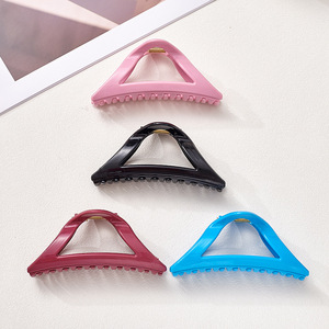 Fermaglio per Capelli a Triangolo Elegante e Semplice <span class=keywords><strong>2026</strong></span>, Nuovo Fermaglio Morbido in Gomma a Forma di Artiglio, Clip in Plastica Elegante per la Parte Posteriore della Testa - Product Image 3