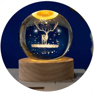 Custom Crystal ball glass ball desktop decoração pequena madeira noite luz 3d interior escultura cervos cristal bola