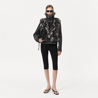 Poncho décontracté pour femme en fourrure de renard finlandais moelleuse, col montant, doublure en polyester, fermeture à boutonnière, longueur courte, design hivernal chaud