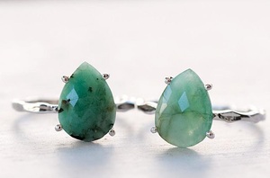 Perles de pierres précieuses véritables, bague en forme de larme d'émeraude brute verte naturelle, argent Sterling, pierre de naissance de mai, coupe de Style de Collection - Product Image 2