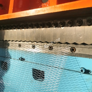 Punzonatura di fogli di alluminio e successivo processo di allungamento macchina in metallo espanso in alluminio - Product Image 2