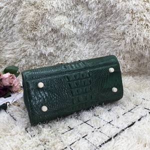 Sac à main à rabat pour femme en cuir d'alligator 100% avec bandoulière amovible et style classique, durable pour un usage quotidien - Product Image 3