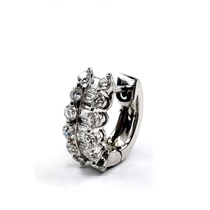 Prix de gros, boucles d'oreilles créoles élégantes et tendance en or blanc massif plaqué 18 carats avec diamants naturels baguette pour femmes, cadeau de mariage - Product Image 3