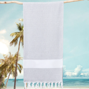 Toallas de cuerpo de playa de algodón turco plegables de secado rápido, suaves y ligeras, diseño moderno de lujo a rayas con borlas para el verano - Product Image 2