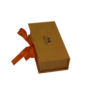 Bán buôn tùy chỉnh in tái chế sang trọng giấy cứng nhắc hình trái tim cấp thực phẩm sô cô la hộp quà tặng với chia - Product Image 3