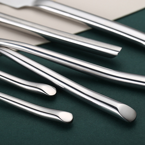 Ensemble de <span class=keywords><strong>vaisselle</strong></span> <span class=keywords><strong>complet</strong></span> de luxe réutilisable en acier inoxydable moderne argenté 18/10 pour restaurants - Product Image 4