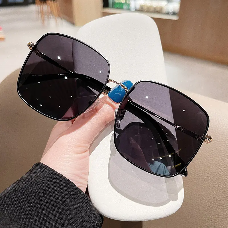 Newest Trendy Large Frame Polarized Sunglasses Fashion Square Metal Sunglasses Women's Trend UV400 Sunshade Sunglasses