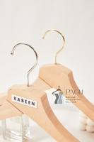 Nouveau design Cintres en bois massif naturel pour pantalons, chemises et costumes pour hommes, gravure de logo offerte