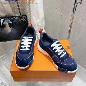 รองเท้าลำลองเดินช้าสี่ฤดูของเธอสำหรับผู้ชายและผู้หญิงสไตล์กีฬาใส่สบายเหมาะสำหรับคู่รักในการตกแต่งภายใน - Product Image 2