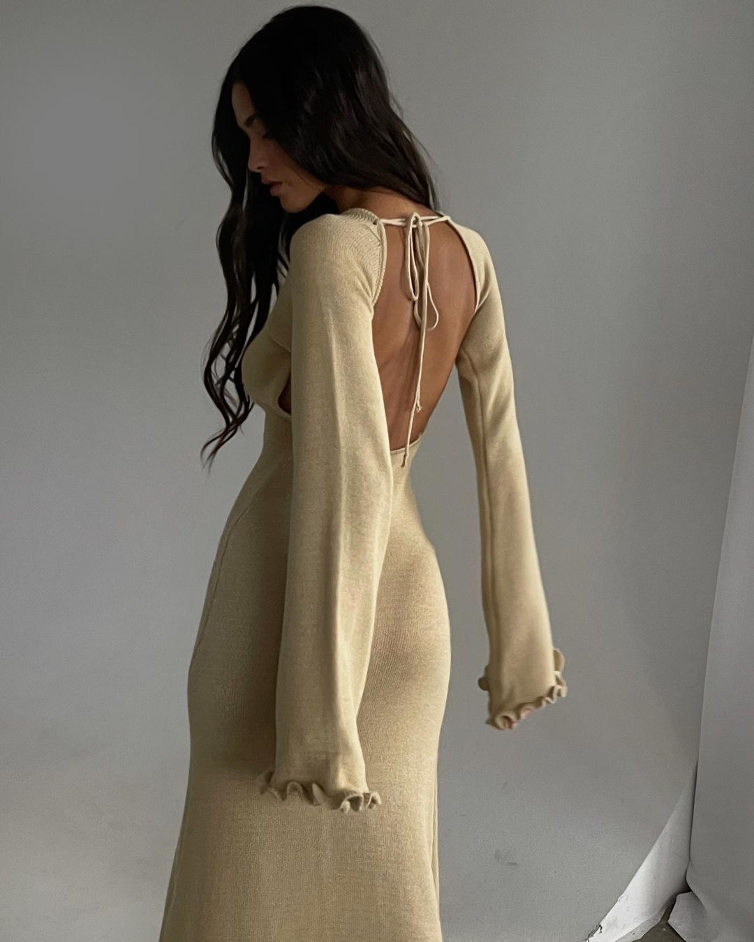 Chic and Elegant Women's Long Sleeve Knitted Bodycon Dress Tie Backless Round Neck Solid Color Ruffle Trim Long Dress Beachwear