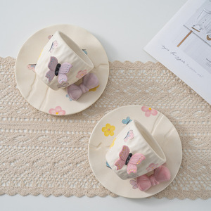 ชุดถ้วยกาแฟเซรามิกรูปผีเสื้อพร้อมจานรอง - Product Image 1