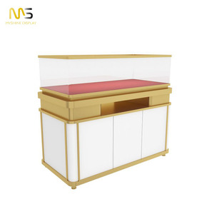 Nuevo escaparate de joyería de vidrio con soporte de exhibición dorado y bloqueo de características de luz LED para estuches - Product Image 2