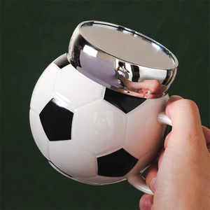 <span class=keywords><strong>Mug</strong></span> en céramique en grès gaufré en forme <span class=keywords><strong>de</strong></span> <span class=keywords><strong>ballon</strong></span> <span class=keywords><strong>de</strong></span> football, mugs à café en céramique à motif <span class=keywords><strong>de</strong></span> football - Product Image 4