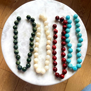 Colliers classiques à perles, forme de boule en pierre naturelle, bijoux unisexes tendance, couleurs vert, blanc, rouge, turquoise, B.H CRAFTS BH-1349 IGI - Product Image 1