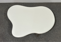 Table basse Japandi en forme de nuage avec plateau en MDF laqué résistant aux rayures et structure à quatre pieds renforcée