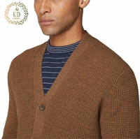 KD Fabricant de tricot OEM ODM personnalisé Chandail cardigan vintage à boutons en laine mélangée à manches longues gaufré pour hommes