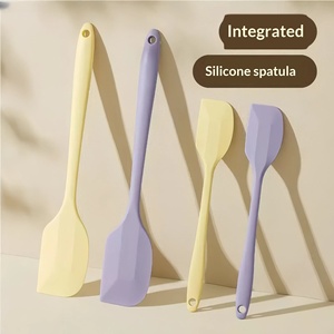 Espátula de Silicona de una Pieza en Varios Tamaños, Raspador de Crema y Pastel, Cuchillo para Mezclar Chocolate, Herramienta para Hornear - Product Image 1