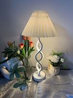 Lampe de Table Nordique Minimaliste Salon Chambre LED Chevet Étude Bureau Décoration Veilleuse USB Dimmable Éclairage de Table
