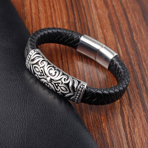 थोक कारखाने कस्टम उत्पादों को मुक्त किया गया एकल काले चमड़े के अंगूर की दाखलता को खोखला कर देता है पुरुषों का लोगो - Product Image 3