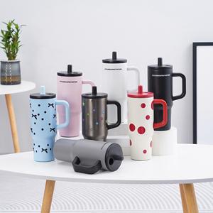Gobelet de voyage isotherme pour voiture 24oz 720ml, tasse à double paroi avec couvercle et paille antidérapante pour les trajets quotidiens - Product Image 1