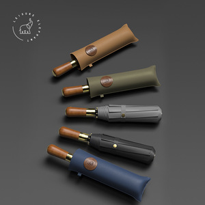 Cadeaux d'affaires <span class=keywords><strong>de</strong></span> marque moderne <span class=keywords><strong>haut</strong></span> <span class=keywords><strong>de</strong></span> <span class=keywords><strong>gamme</strong></span> <span class=keywords><strong>Parapluie</strong></span> pliant entièrement automatique Poignée en bois <span class=keywords><strong>de</strong></span> couleur unie <span class=keywords><strong>Parapluie</strong></span> <span class=keywords><strong>de</strong></span> qualité supérieure - Product Image 1